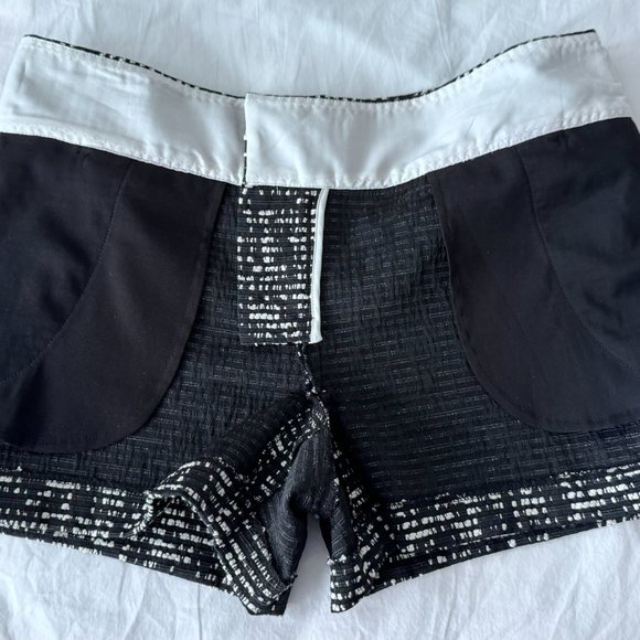 Alice + Olivia Printed Mini Shorts size ) - Picture 6 of 12